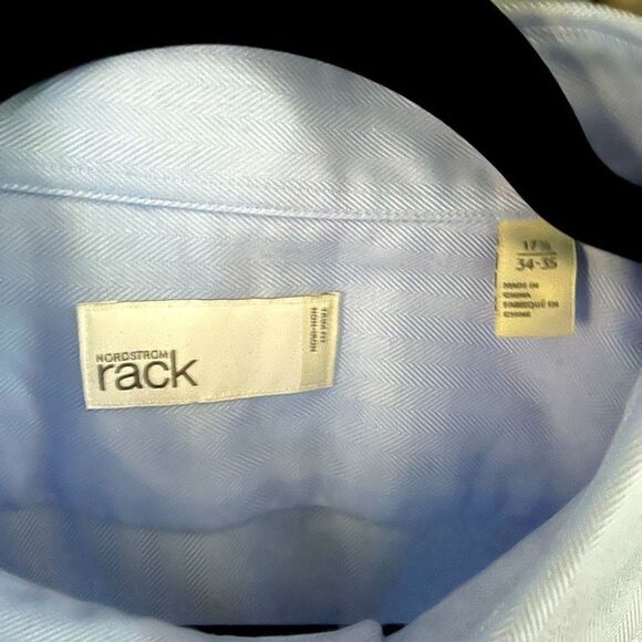 Men’s Nordstrom Rack Blue Button Down. - Picture 3 of 4